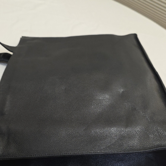 Chanel Black Caviar Leather Tote Bag (Entrupy COA INCLUDED) - Picture 5 of 17